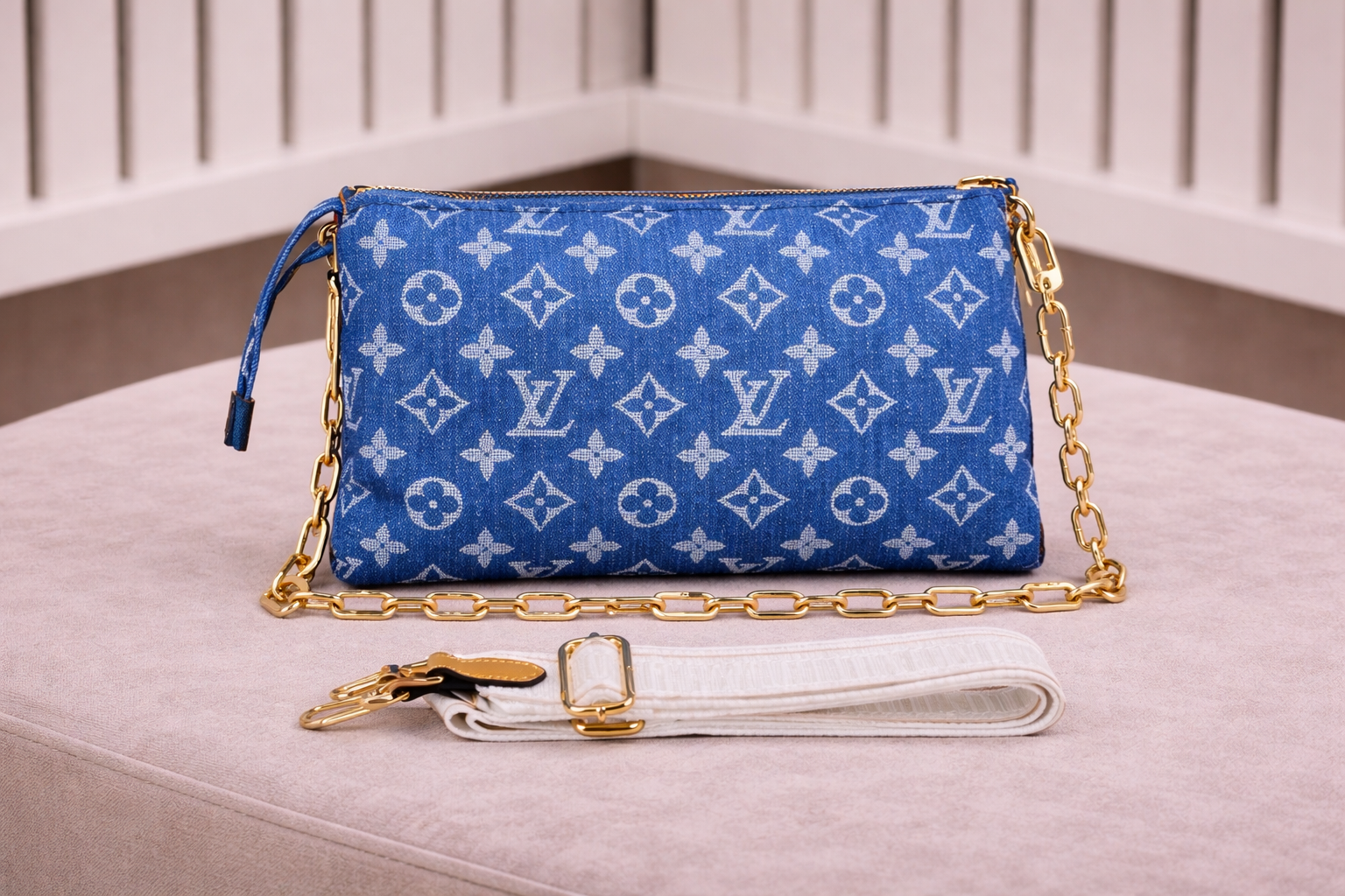Vora Pattern Chain Crossbody Bag