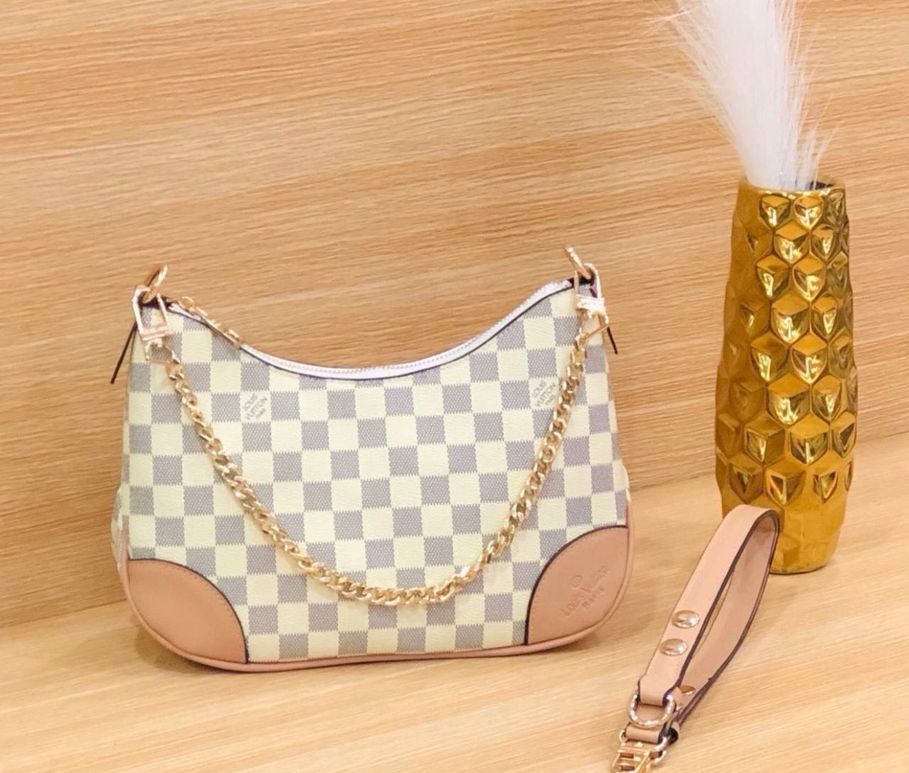 Vora Classic Chain Shoulder Bag